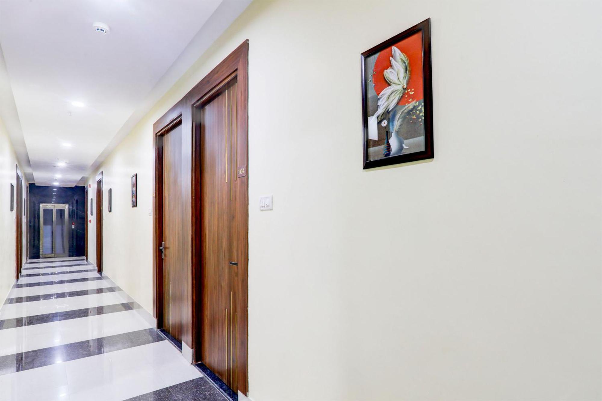 Super Townhouse Gls International Hotel Lakhnau Kültér fotó