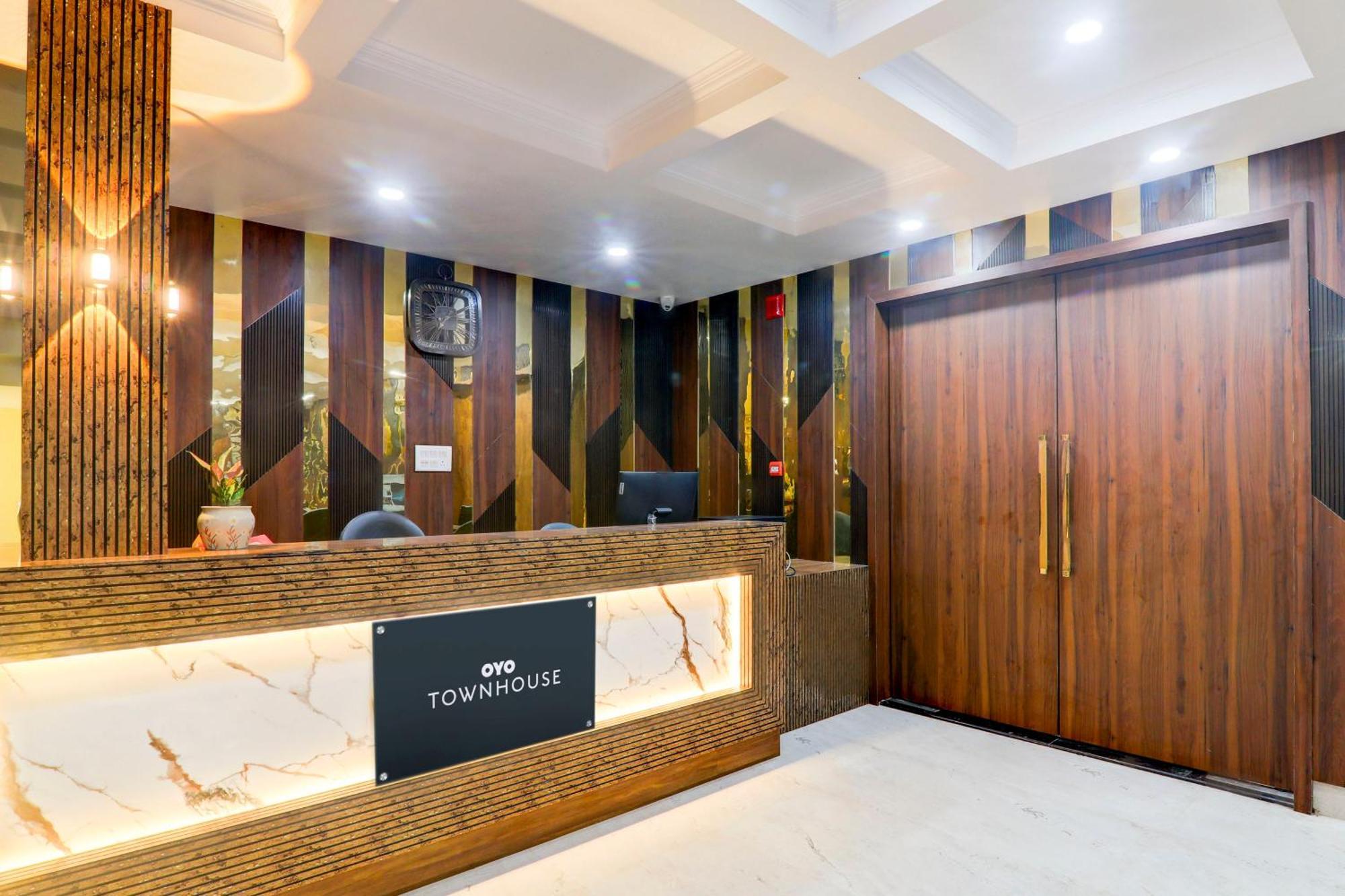 Super Townhouse Gls International Hotel Lakhnau Kültér fotó