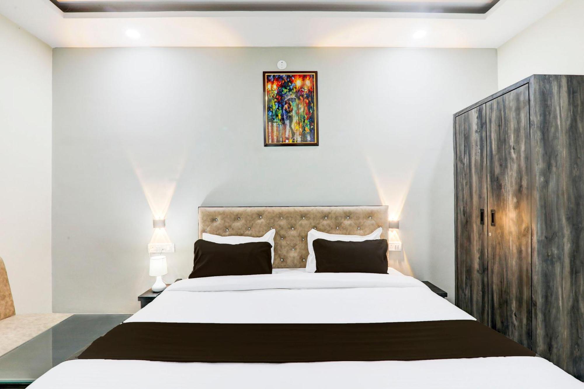 Super Townhouse Gls International Hotel Lakhnau Kültér fotó