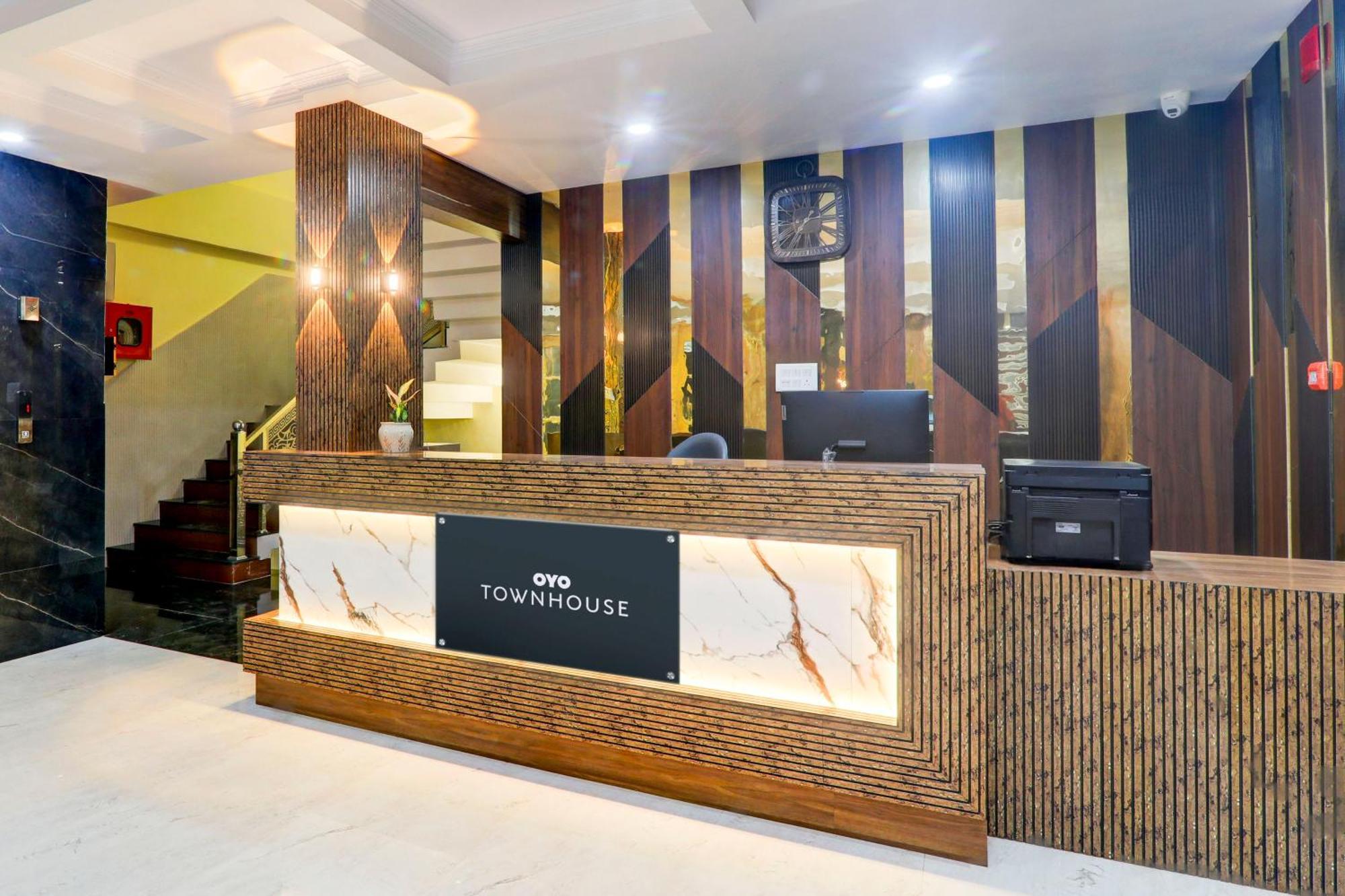 Super Townhouse Gls International Hotel Lakhnau Kültér fotó