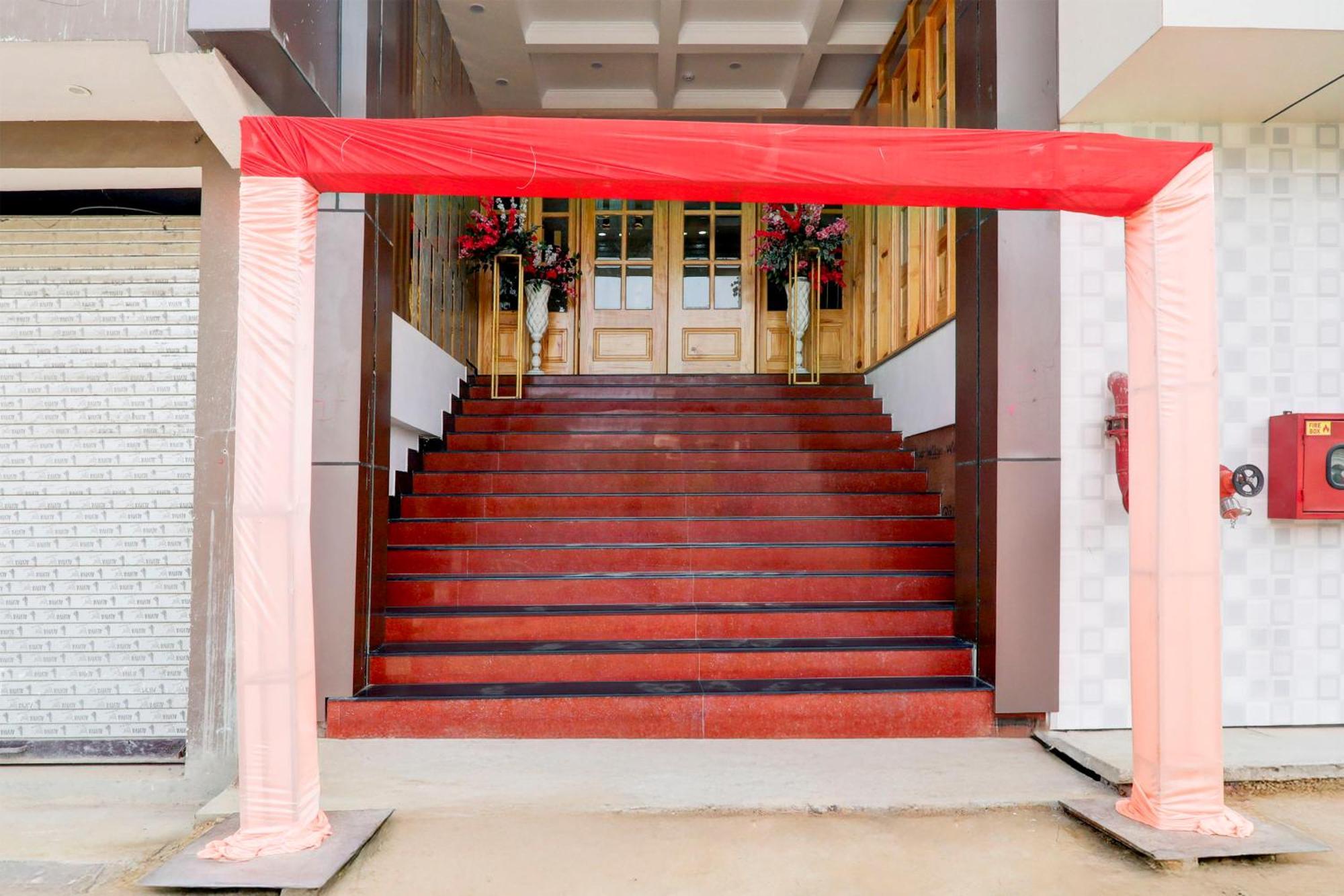 Super Townhouse Gls International Hotel Lakhnau Kültér fotó