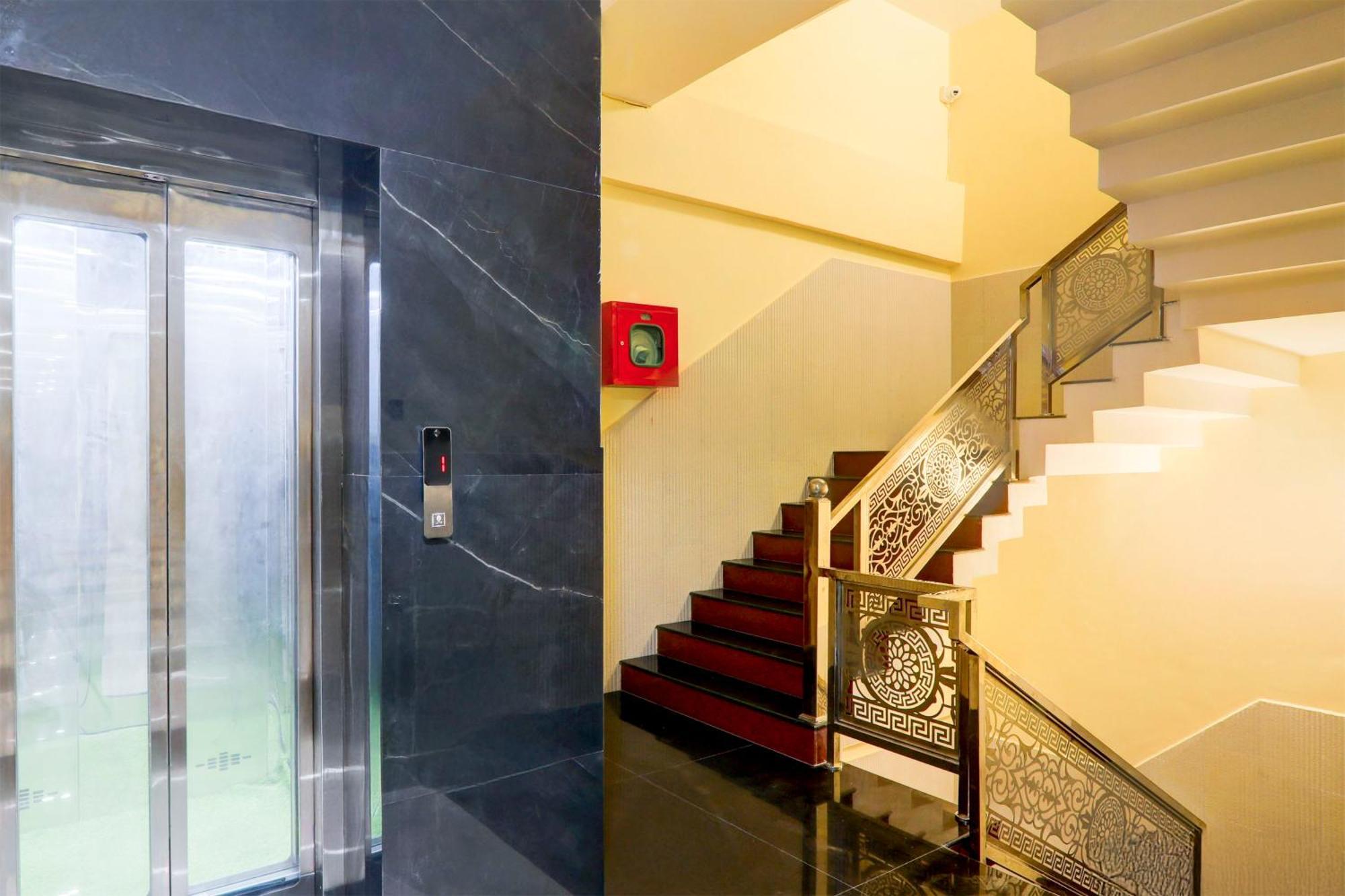 Super Townhouse Gls International Hotel Lakhnau Kültér fotó
