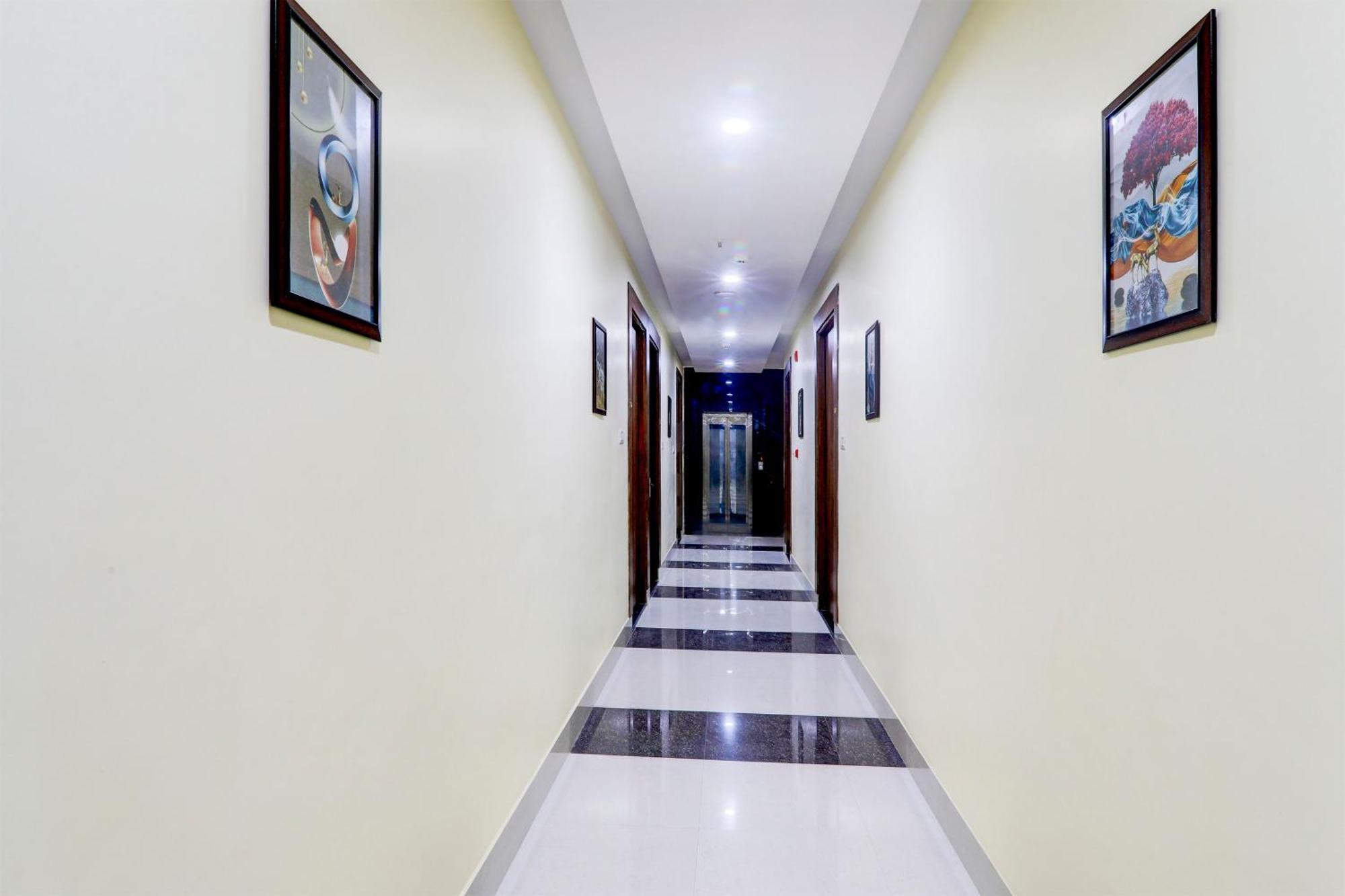 Super Townhouse Gls International Hotel Lakhnau Kültér fotó